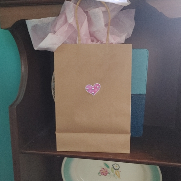 Valentines day arrangements - Picture 3 of 4